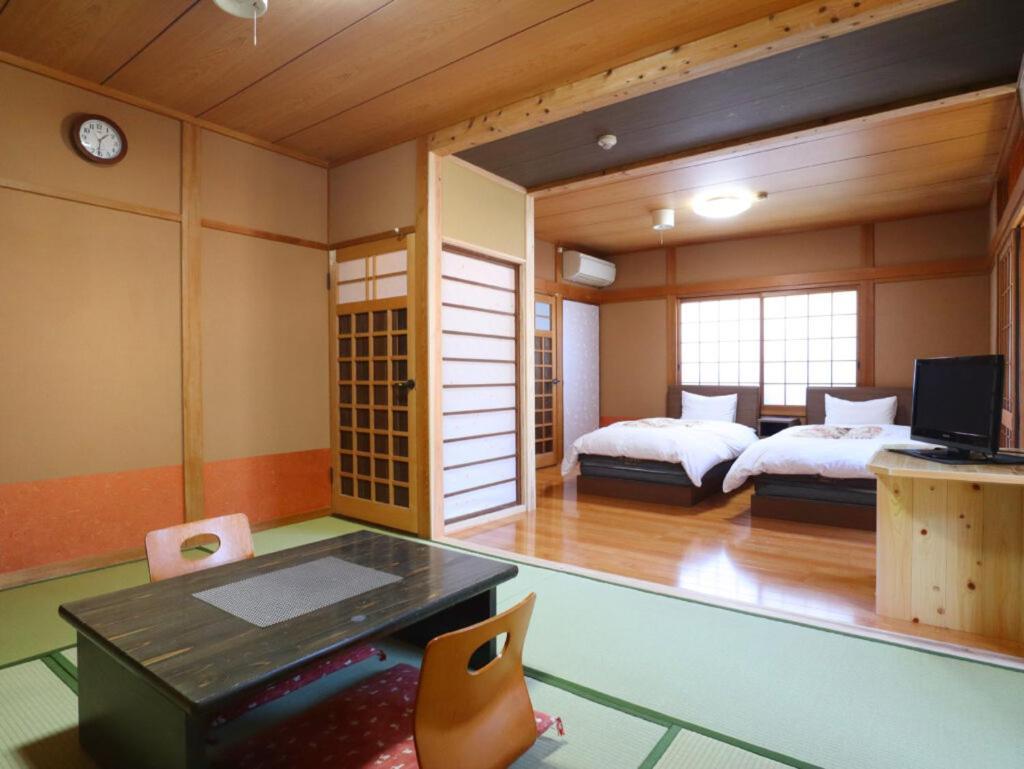 Ban-Ya Hot Spring Inn Yufu Eksteriør billede