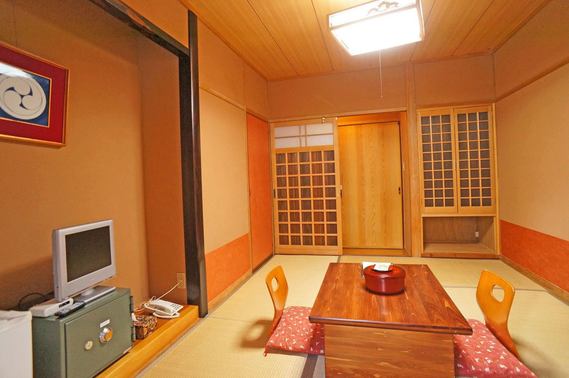 Ban-Ya Hot Spring Inn Yufu Eksteriør billede