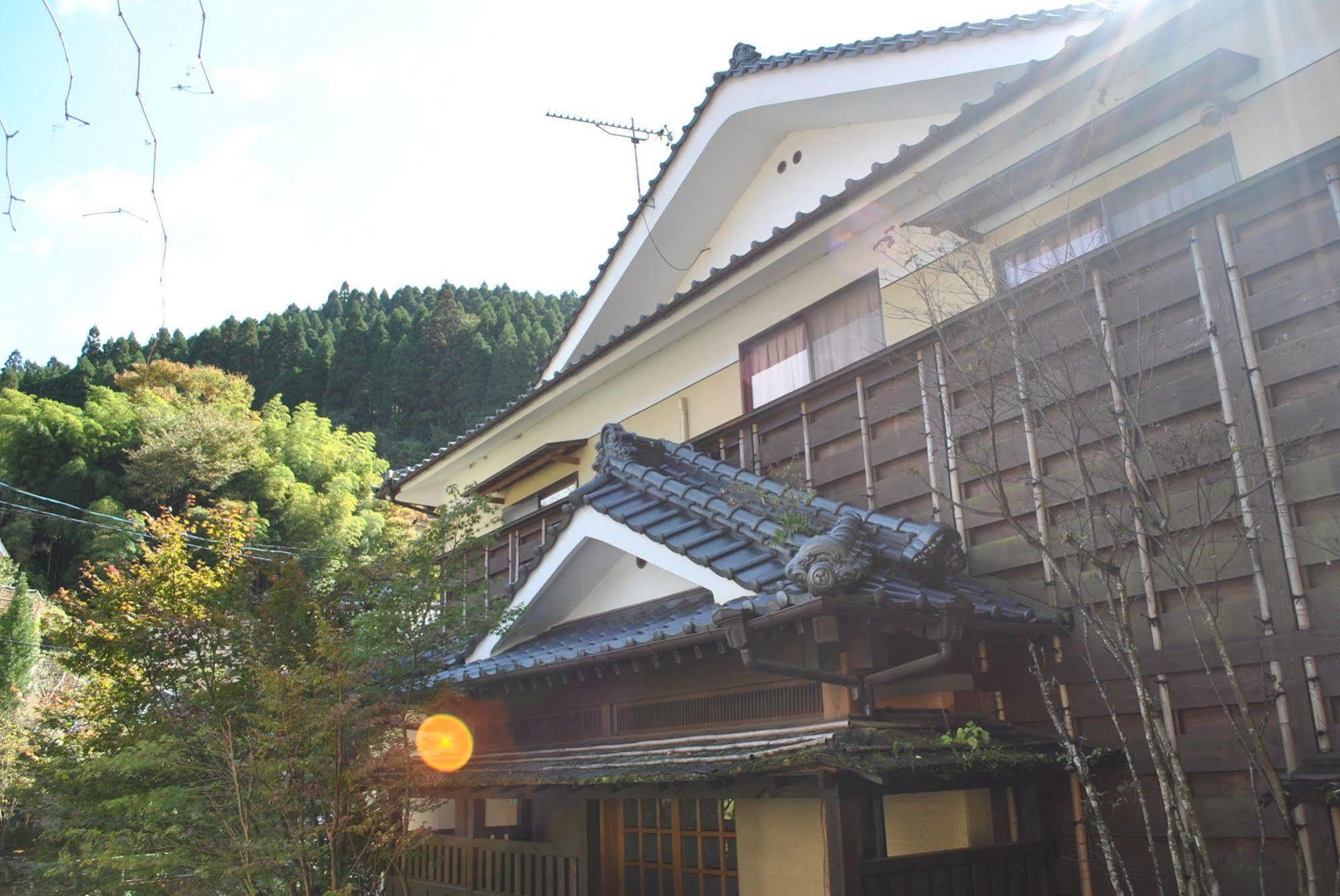 Ban-Ya Hot Spring Inn Yufu Eksteriør billede